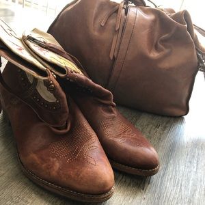 Festive Sam Edelman Bootie✨